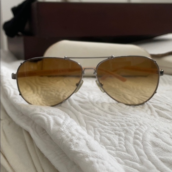 Dolce & Gabbana sunnies (aviators) - Picture 2 of 5